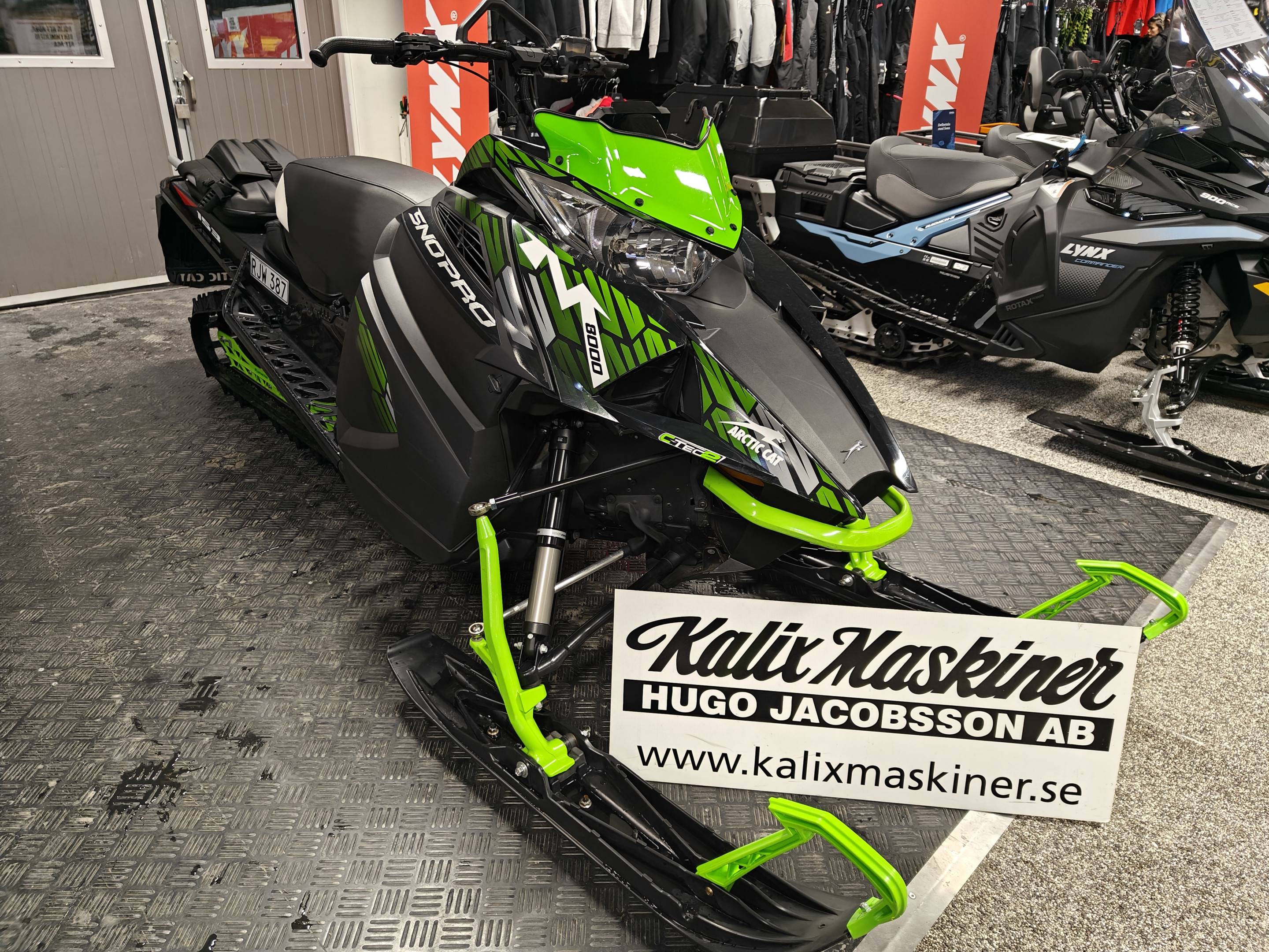 Arctic Cat M8000 15年 プロクライム スピンドル 右 グリーン